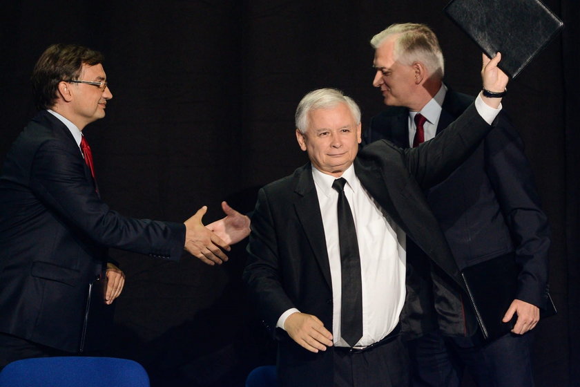 Porozumienie trzech partii pod wodzą Jarosława Kaczyńskiego.