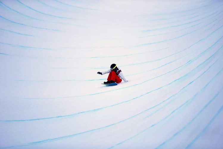 Verena Rohrer reprezentowała Szwajcarię w halfpipie. Fot. EPA/PETER KLAUNZER