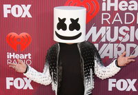 Így néz ki a maszk mögött Marshmello: barátnője buktatta le a sztár DJ-t + kép