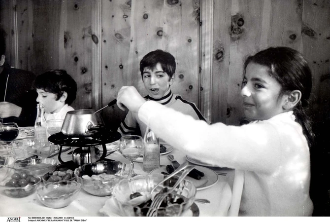 Farahnaz Pahlavi sa braćom