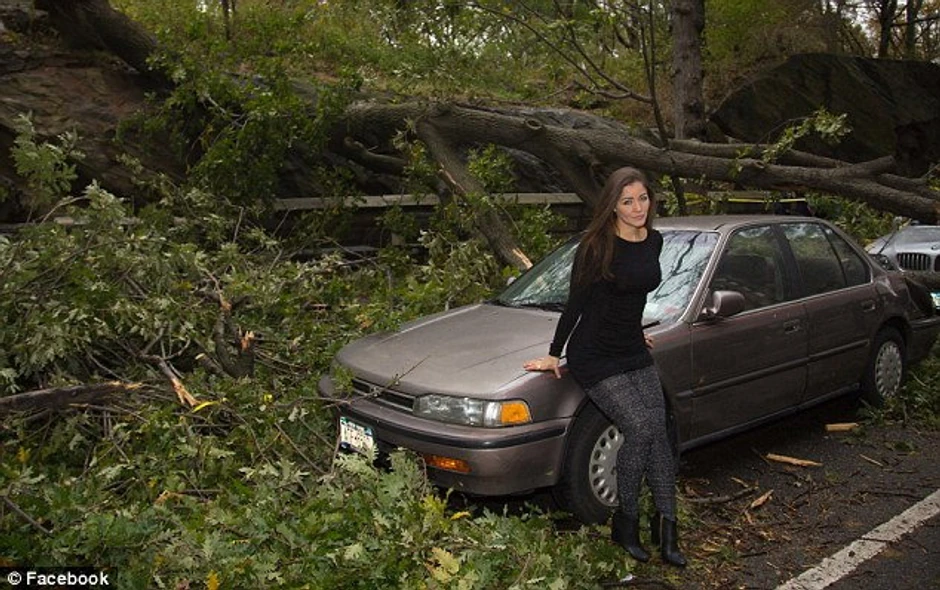 Zaglavljeni automobil odlično je poslužio manekenki