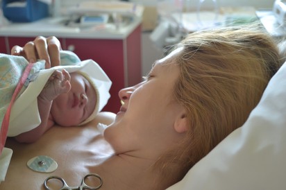 Önöknek hála ma egészséges kisfiam született! Köszönet, hogy az orvos válaszol
