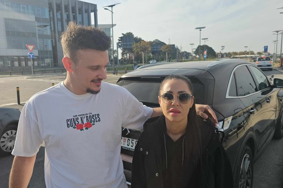 ALEKSANDRA BURSAĆ PODELILA FOTOGRAFIJU BEBE Pevačica se oglasila iz porodilišta, raznežila prizorom: "Sad si ti moj svet"