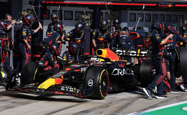Red Bull Racing pit stop