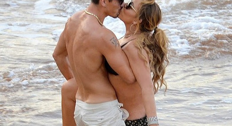 Mariah Carey and Bryan Tanaka kissing in Hawaii