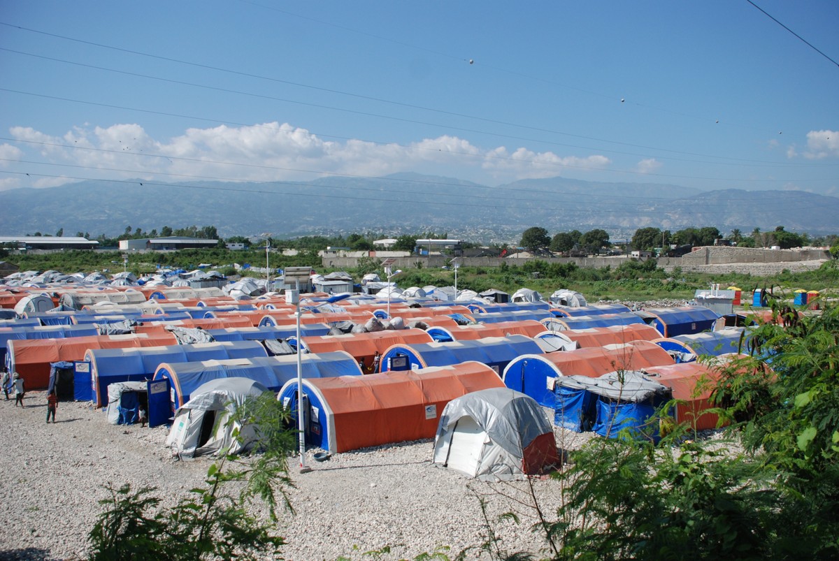 Miasteczko namiotowe na Haiti