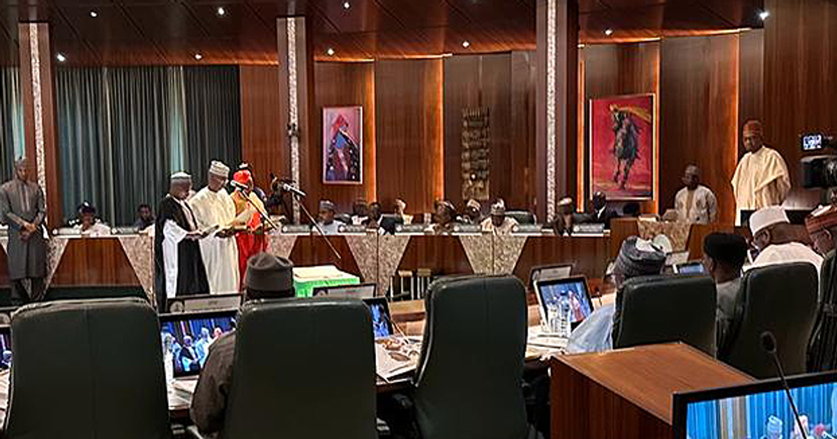 Buhari to dissolve cabinet as he presides over his last FEC meeting - Vimarsana News