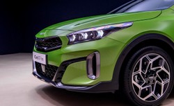 Nowa Kia XCeed wjeżdża do Polski. Zadziwiająco oszczędna i ładniejsza