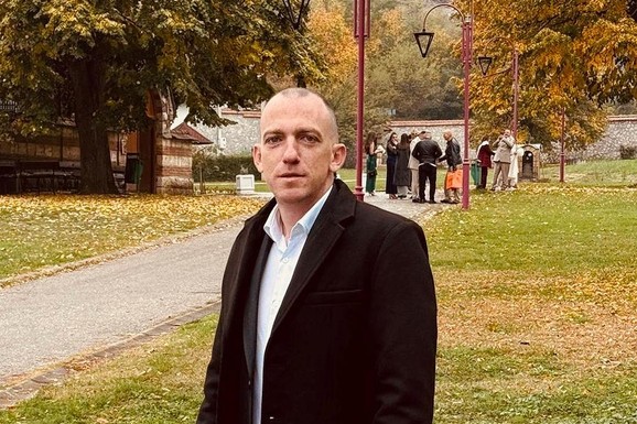 SLOBODAN (37) ZDRAV OTIŠAO KOD ZUBARA, PAO U KOMU I UMRO Sestra preminulog momka iz Valjeva tvrdi da je ordinacija RADILA NA CRNO