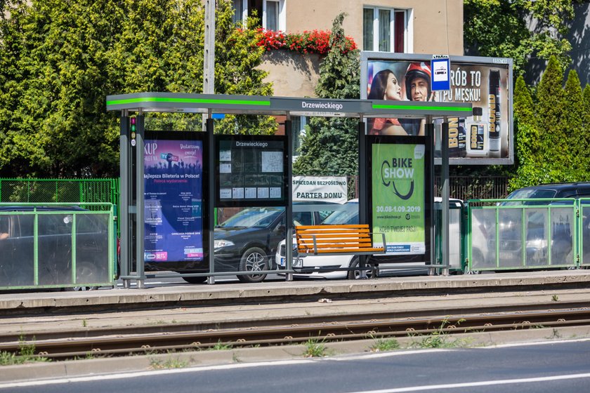 Wymieniają wiaty przystankowe w Poznaniu