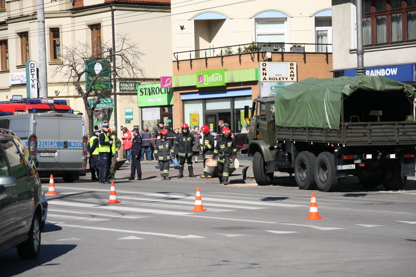 Wypadek volkswagena i ciężarówki w Gdyni