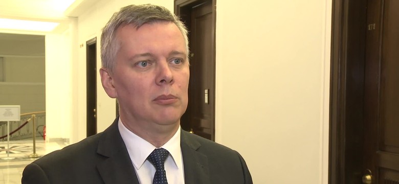 Siemoniak: Polacy są nadal przywiązani do UE