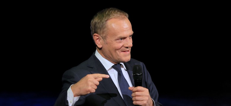 Tusk o Morawieckich: Nie zajmowałem się dziwnymi interesami z majątkiem Kościoła