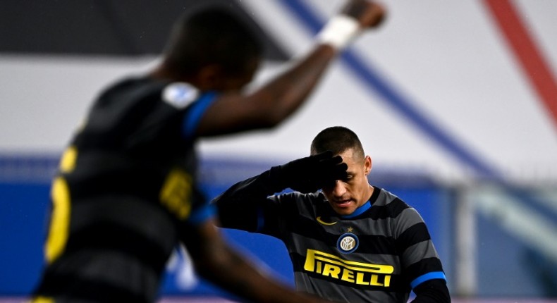 Chilean forward Alexis Sanchez missed a penalty as Inter Milan fell at Sampdoria.