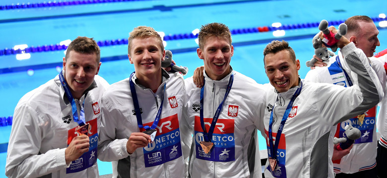 Kacper Majchrzak: Napisaliśmy fajny rozdział w historii polskiego pływania. Ten medal wszystkich dodatkowo nakręci