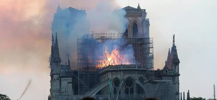 Algorytmy YouTube pomyliły pożar Notre Dame z 11 września