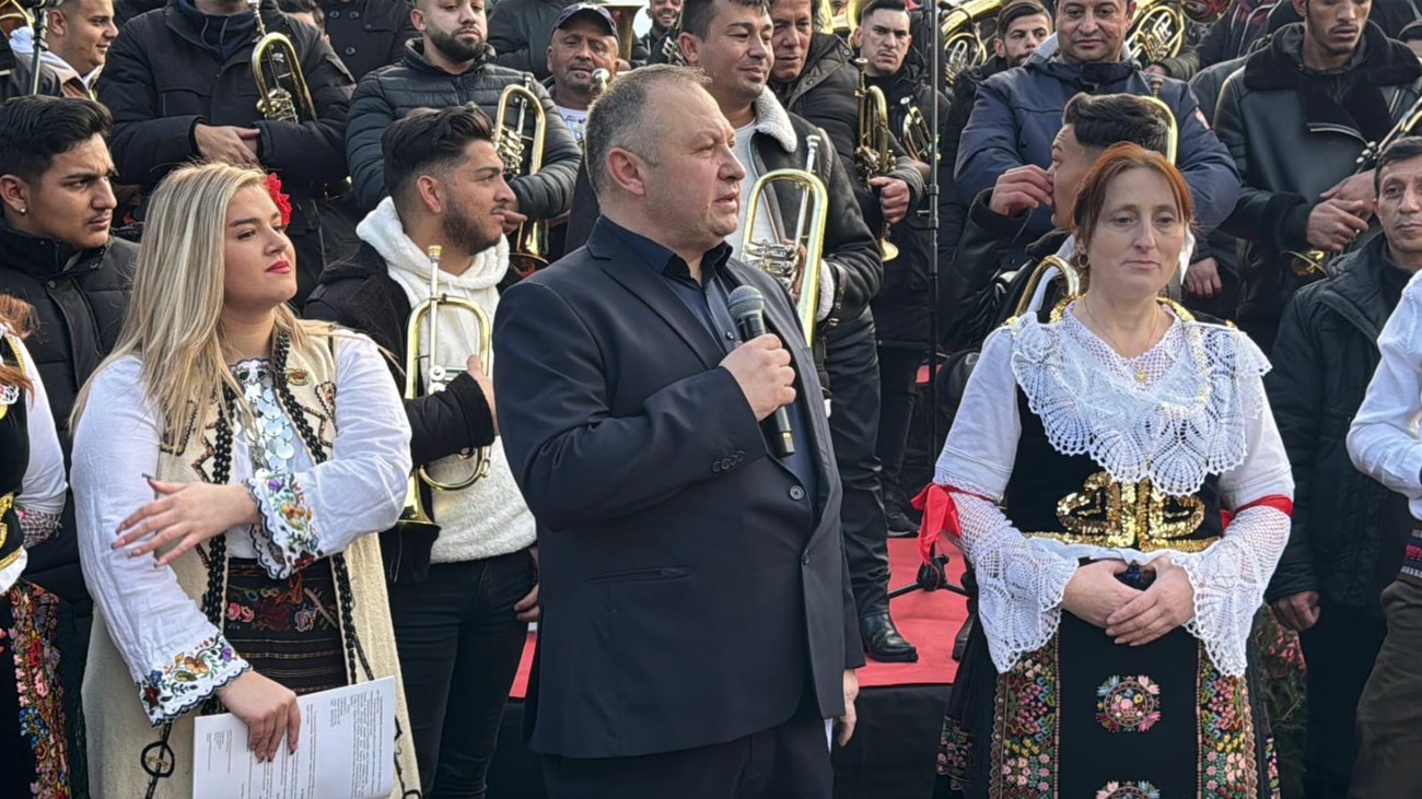 Badnji dan u Žagubici uz 100 trubača u porti Crkve Sv. Trojice (video, foto)