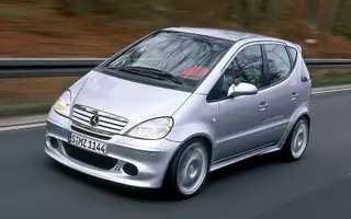 Ten Mercedes A 38 AMG sprzed 22 lat ma dwa silniki benzynowe