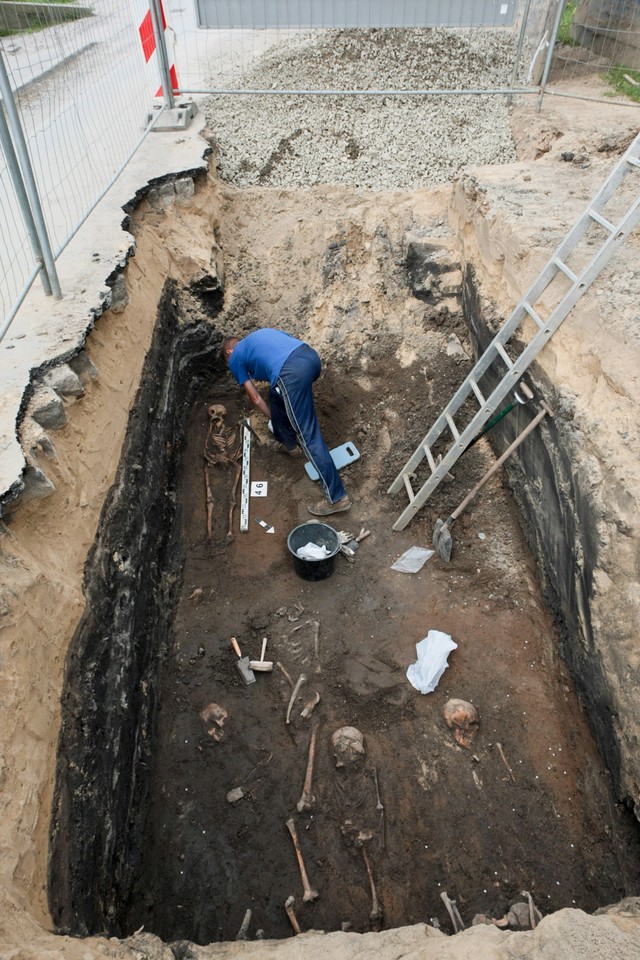 Archeolodzy badają średniowieczne cmentarzysko w Santoku