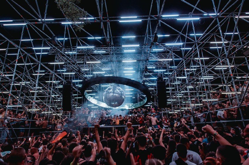 Raw Stage