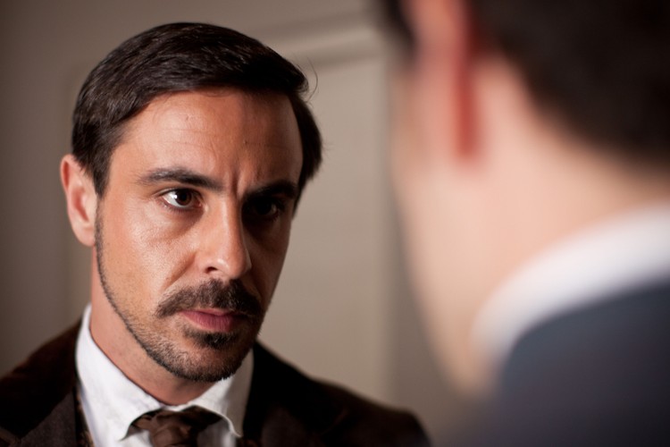 Emun Elliott w serialu 'Wszystko dla pań'