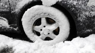 Jak opodatkować VAT usługę tłumaczenia wykonaną dla zagranicznej fundacji. Kiedy nabywca samochodu w komisie płaci PCC? [Poradnia podatkowa]