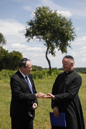 Obchody 71. rocznicy mordu Żydów w Jedwabnem