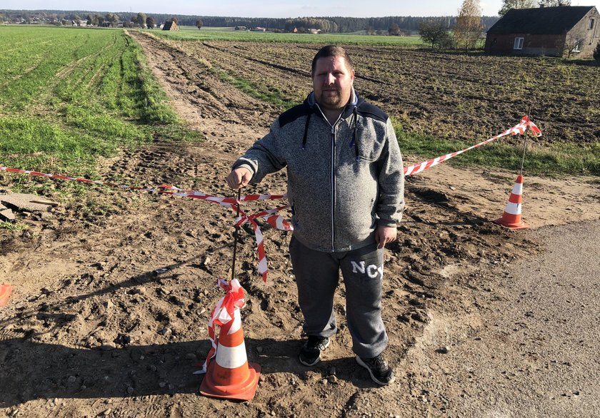 Warmińsko-Mazurskie: Rolnik przypadkiem zaorał drogę