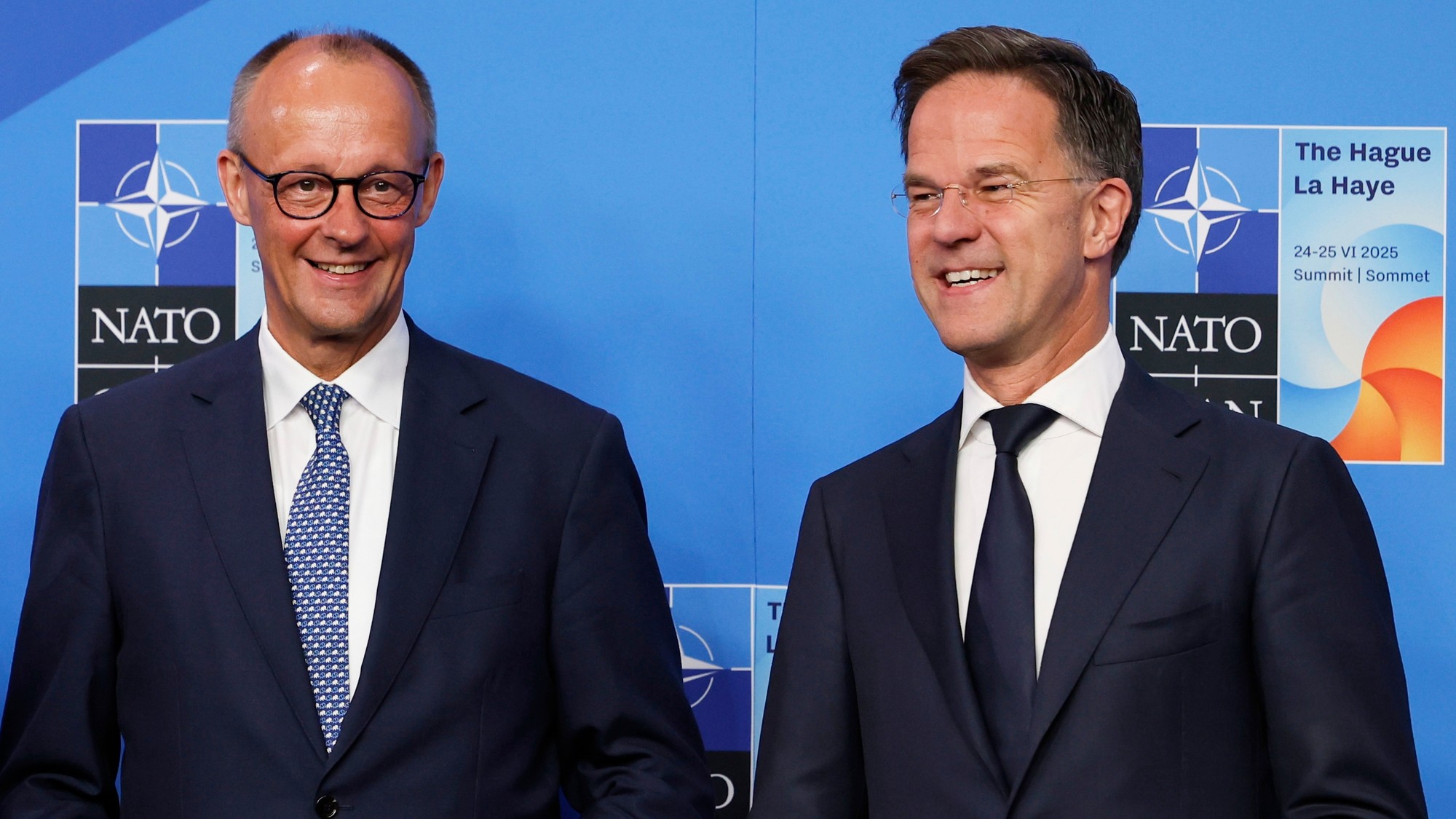 Nemecký kancelár Friedrich Merz a generálny tajokmník NATO Mark Rutte.