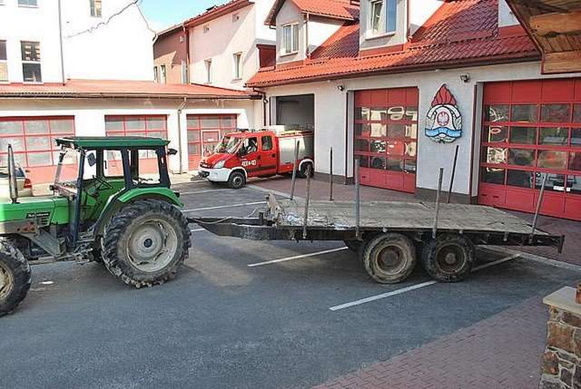 Ale wypadek! Przyczepa mogła zabić kobietę!