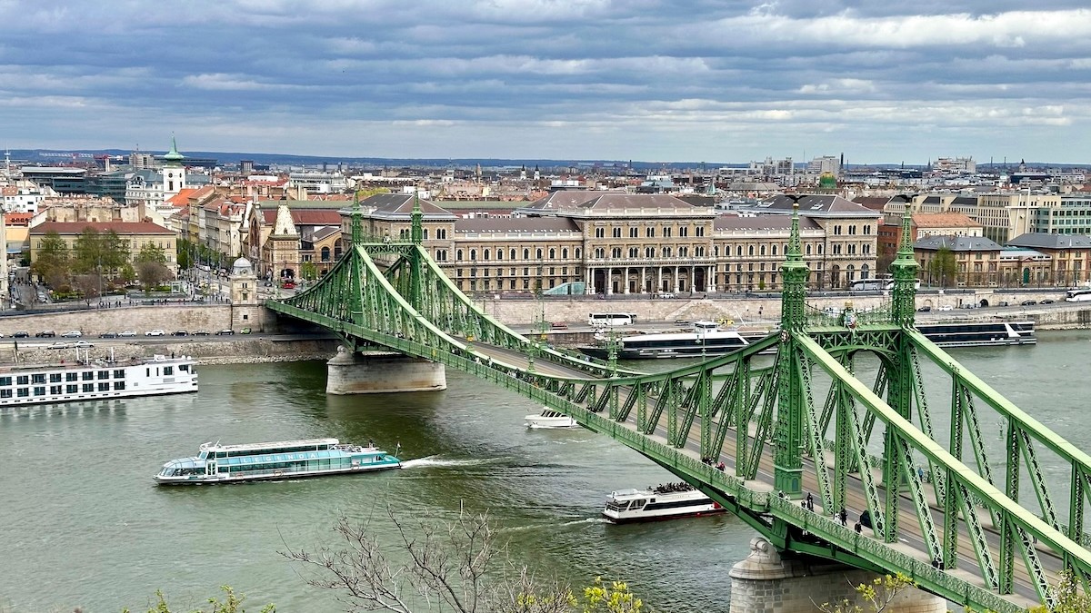 Most slobody v Budapešti