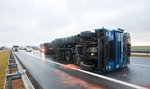 Ciężarówka zablokowała autostradę