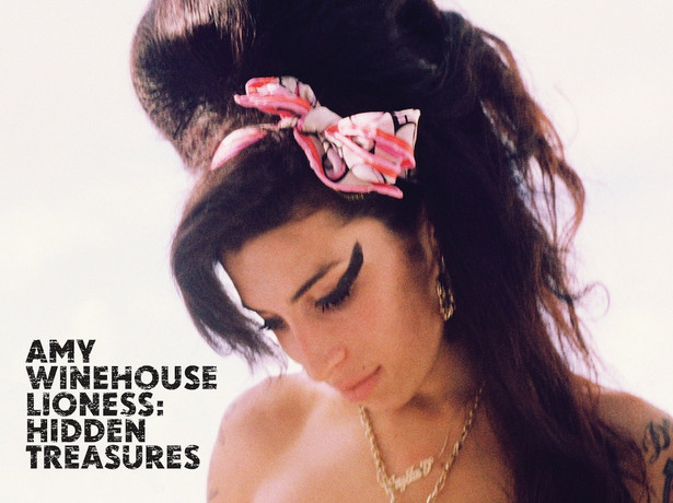 Amy Winehouse znów króluje w Wielkiej Brytanii
