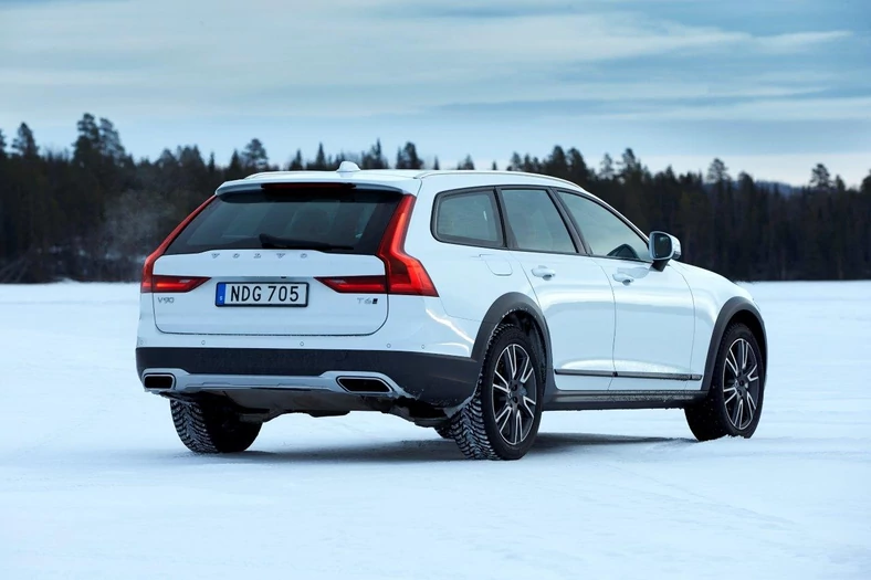 Volvo V90 Cross Country