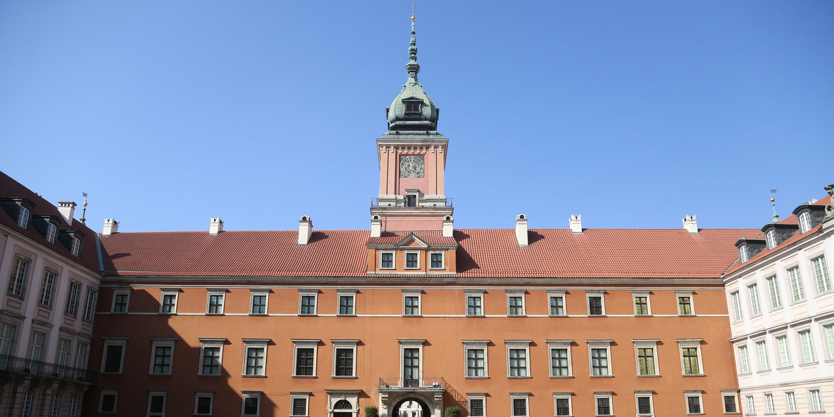 W ostatnim czasie turyści z Polski najchętniej odwiedzali Pałac Kultury i Nauki oraz Łazienki Królewskie, a cudzoziemcy Zamek Królewski. 