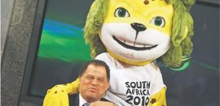 FIFA ratuje budżet mistrzostw w RPA 100-milionową pożyczką