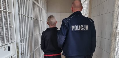 Zwłoki w płonącym pustostanie. Policja zatrzymała podejrzanego