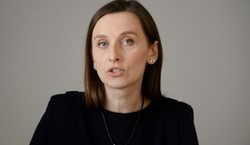 Spurek pisze o "mieleniu żywcem kurcząt płci męskiej": Jajko to symbol śmierci