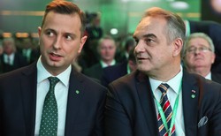 Lewica z Biedroniem i Jażdżewskim, centrum z Platformą, a gdzie PSL? Oto plan Pawlaka na wybory