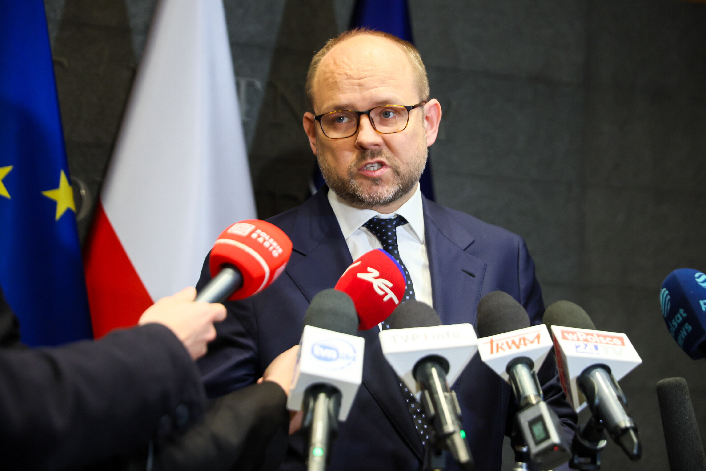 161 dni blokady: Nawrocki zaprasza Sikorskiego na rozmowy o ambasadorach