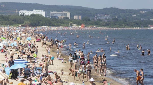 W Gdańsku działa dziewięć kąpielisk: Jelitkowo, Piastowska Jelitkowo, Molo Brzeźno, Hallera Brzeźno, Dom Zdrojowy Brzeźno, Stogi, Sobieszewo, Orle i Świbno. Przekłada się to na 1 tys. 300 m linii brzegowej.