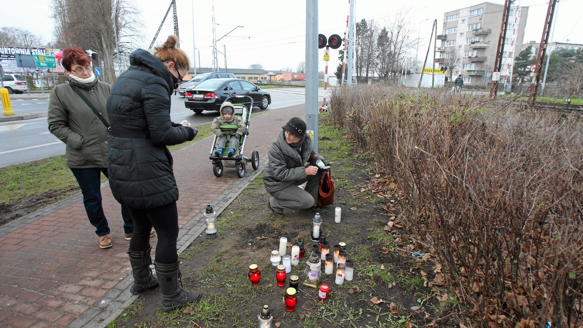 Gmina przekaże pieniądze na specjalistyczne leczenie, rehabilitację i naukę dwójki dzieci poszkodowanych w wypadku w Kamieniu Pomorskim. We wtorek podpisano aneks do umowy, która ma zagwarantować dzieciom pomoc finansową gminy.