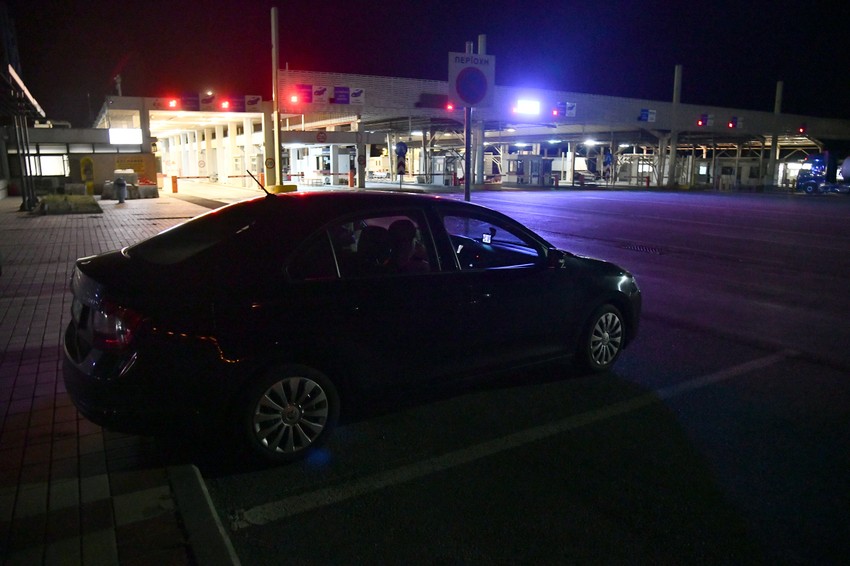 Ekipa "Blica" noć će provesti u automobilu, na graničnom prelazu