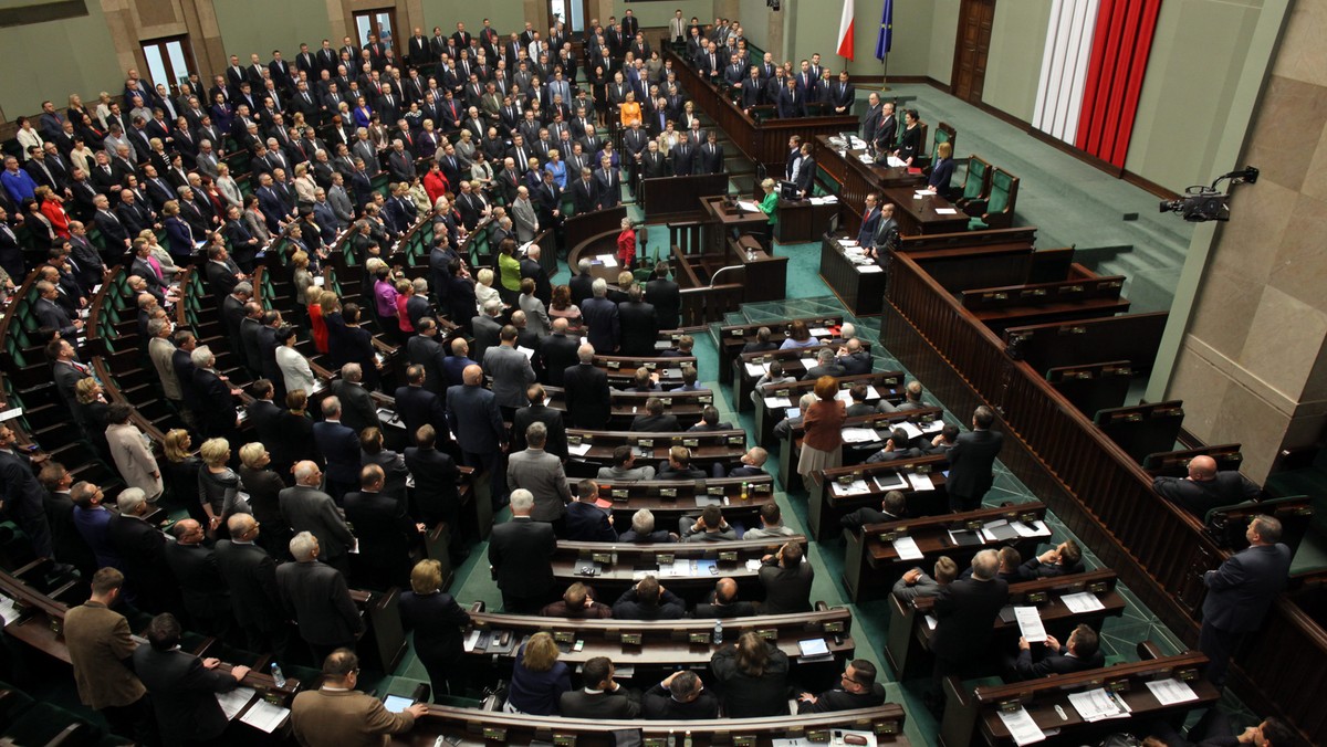 10 czerwca Sejm na utajnionym posiedzeniu zajmie się kwestią uchylenia immunitetu b. szefowi CBA Mariuszowi Kamińskiemu (PiS). Wnioskuje o to stołeczna prokuratura, która chce postawić posłowi zarzuty przekroczenia uprawnień podczas czynności operacyjnych Biura.