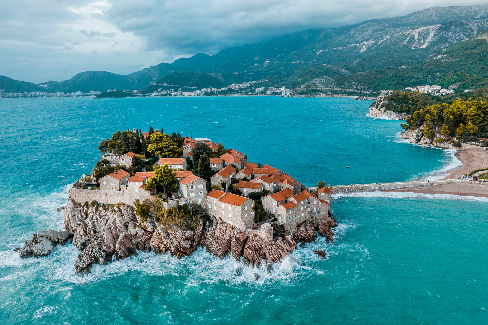 Čierna Hora láka množstvo turistov (ilustračné foto).