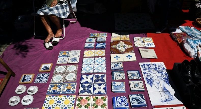 Tiles, part of the Portuguese architectural heritage, are being stolen from public spaces and buildings and sold in markets for low prices to tourists