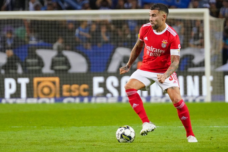 FIRST LEAGUE PORTUGAL - FC PORTO X SL BENFICA FIRST LEAGUE PORTUGAL BWIN - DAY 10 OF 34. FC PORTO X SL BENFICA.  Dragao Stadium.  NICOLAS OTAMENDI 30 DEFENSE (SLB) (SL BENFICA) (ARGENTINA