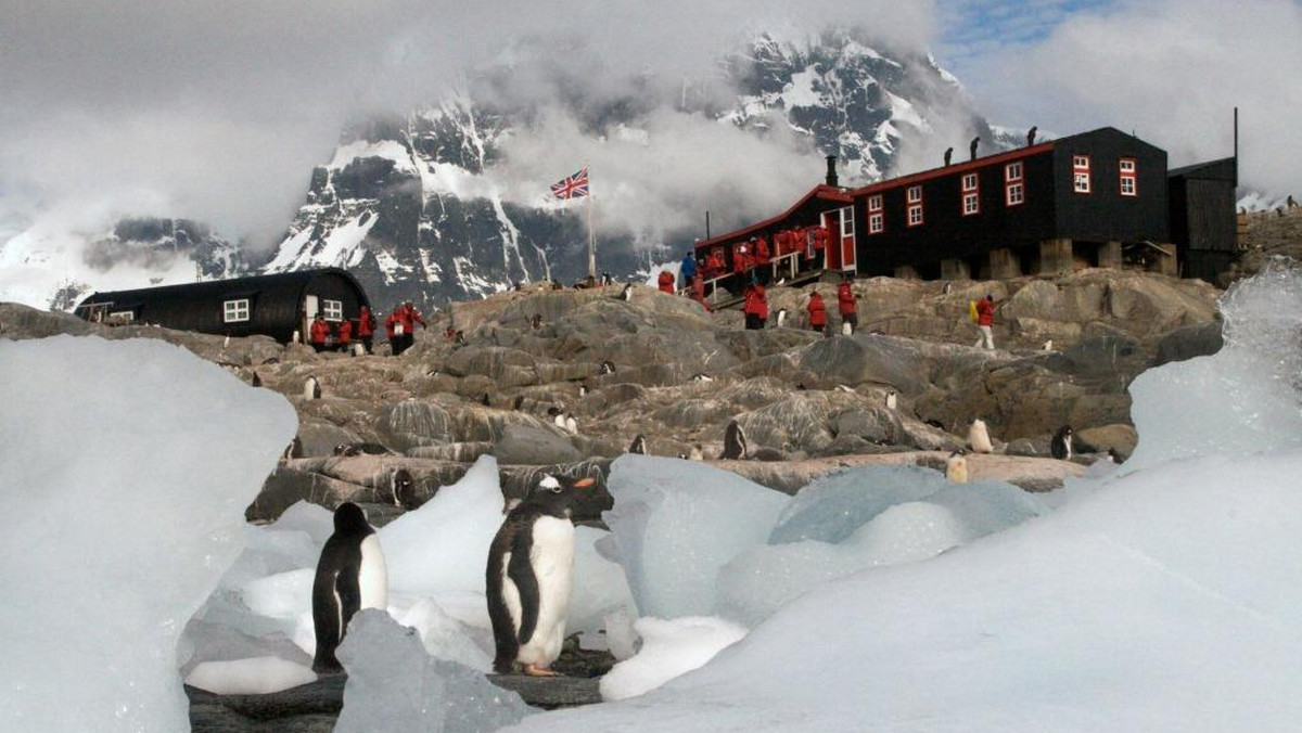 "Praca marzeń" na Antarktydzie. Brak bieżącej wody, a toaleta to wiadro