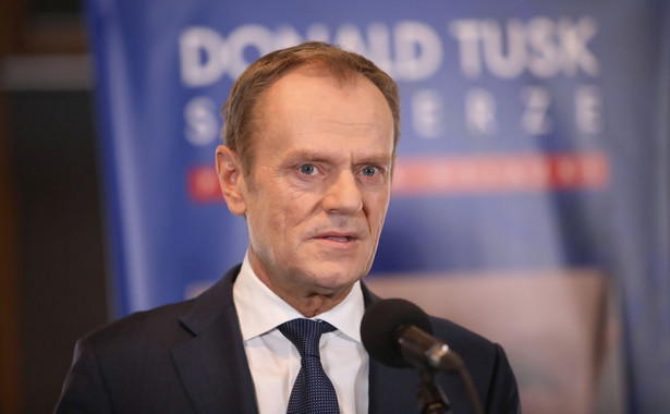 Donald Tusk był pytany o start w wyborach prezydenckich 2025 r. "Tak, biorę to pod uwagę" – cytuje odpowiedź Tuska "SE"