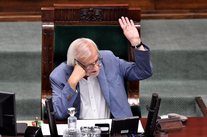 Głosowanie w Sejmie za podwyżkami dla polityków